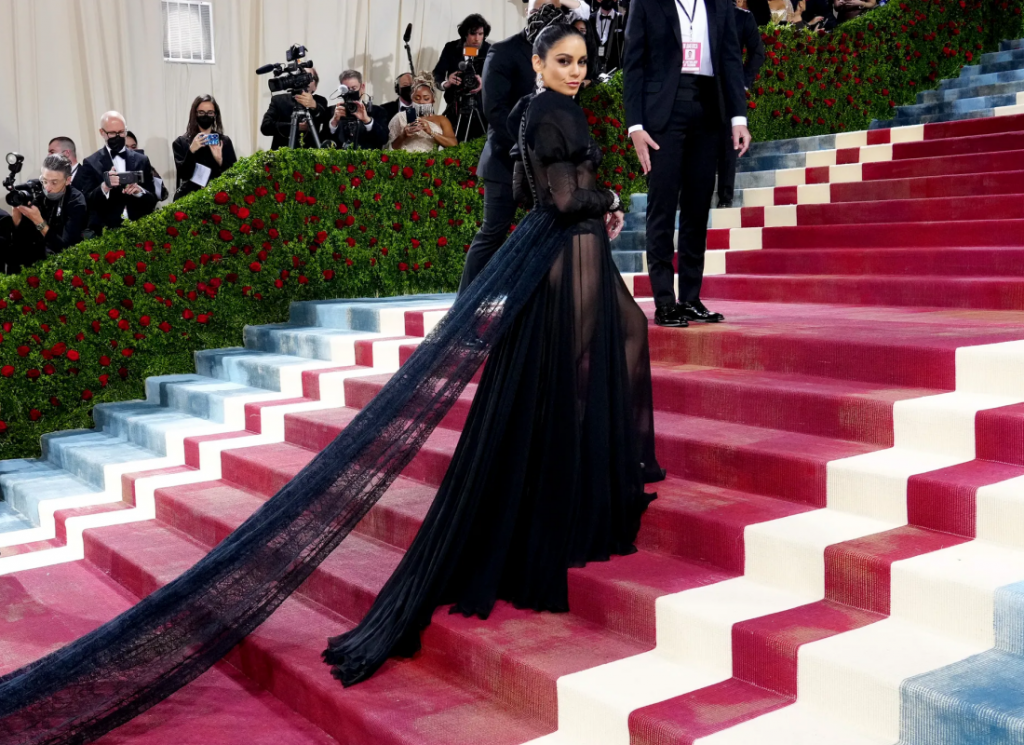 Things To Consider When Choosing Red Carpet Attire